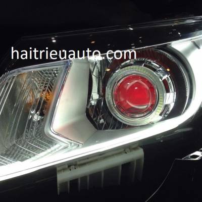 độ đ&egrave;n led cho xe navara 2107