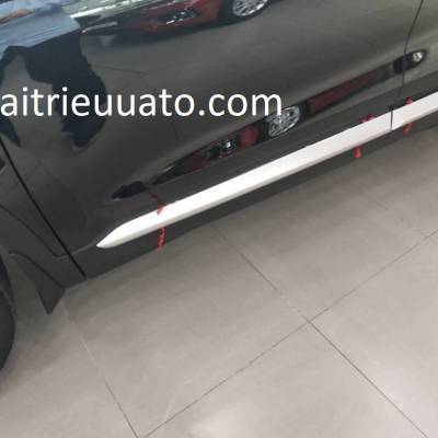 ốp h&ocirc;ng xe Hyundai Santafe 2019