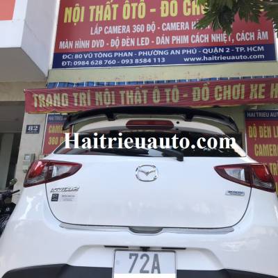đu&ocirc;i gi&oacute; thể thao cho xe mazda2