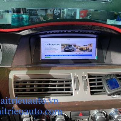 m&agrave;n h&igrave;nh android heo xe BMW 750li