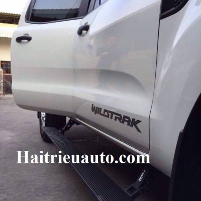 bể bước điện cho xe ford ranger 2017
