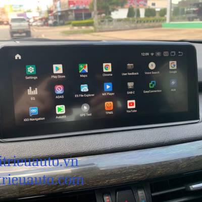 m&agrave;n h&igrave;nh android theo xe BMW X5 2018