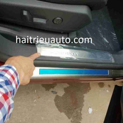 nẹp bước ch&acirc;n xe Peugeot 3008