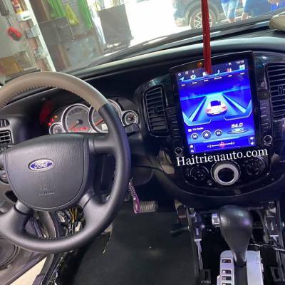 M&agrave;n h&igrave;nh tesla cho xe Ford Escape