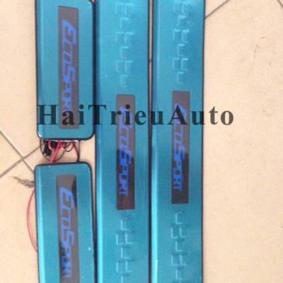 Nẹp bước ch&acirc;n c&oacute; đ&egrave;n xe ecosport