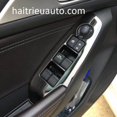 ốp trang tr&iacute; c&ocirc;ng tắc l&ecirc;n xuống k&iacute;nh mazda 3