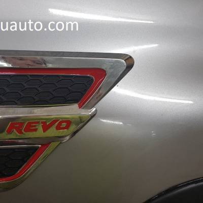 ốp h&ocirc;ng xe revo 2018