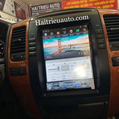 M&agrave;n h&igrave;nh tesla theo xe Lexus GX470