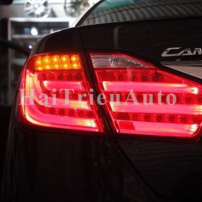 Đ&egrave;n hậu độ cho xe camry 2015
