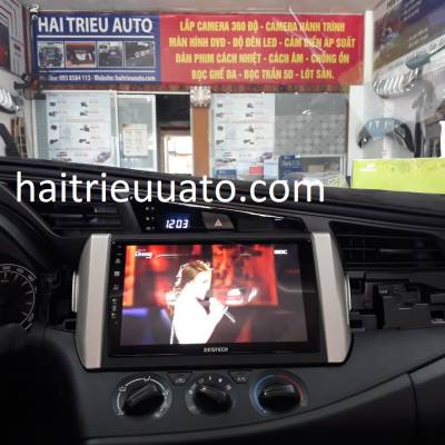 m&agrave;n h&igrave;nh android zestech theo xe innova