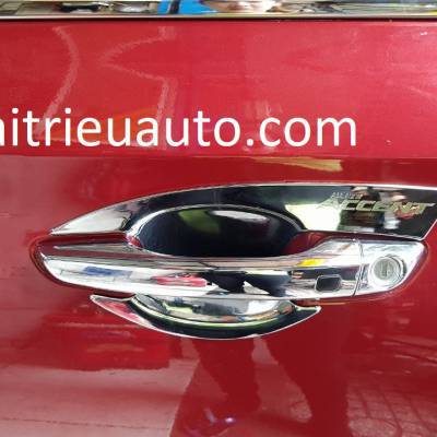 ch&eacute;n cửa xe Hyundai Accent 2018