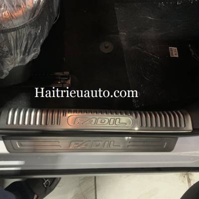 nẹp chống trầy bước ch&acirc;n xe vinfast Fadil