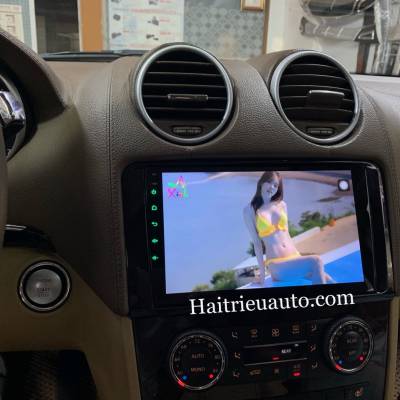 M&agrave;n h&igrave;nh Android theo xe Mercedes GL 350