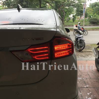 Đ&egrave;n hậu độ cho xe honda city 2015