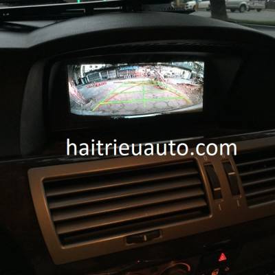 Lắp camera l&ugrave;i cho xe BMW 750 