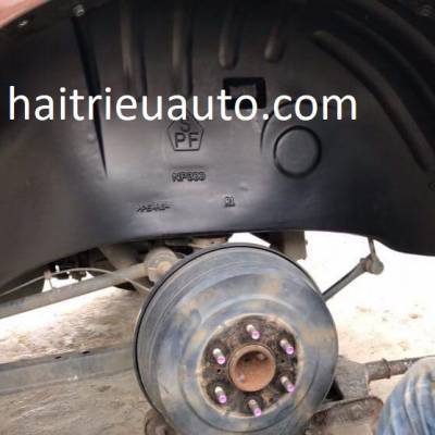 ốp l&ograve;ng v&egrave; b&aacute;nh xe navara