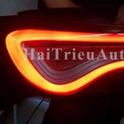 Đ&egrave;n hậu độ cho xe avante