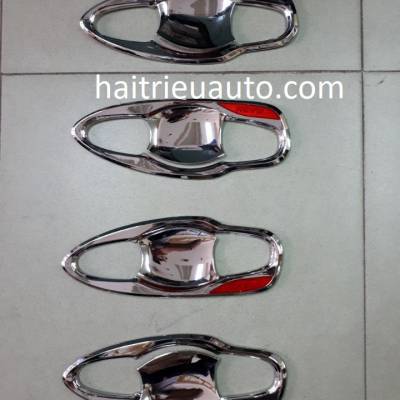 ch&eacute;n cửa xe Revo 2018