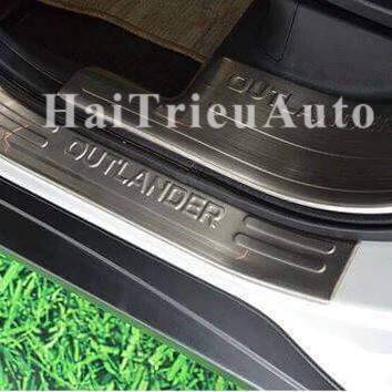 Nẹp bước chống trầy PAZERO SPORT