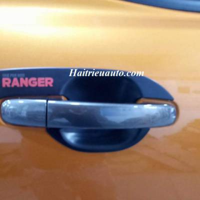 Ch&eacute;n cửa Ford Ranger 2017