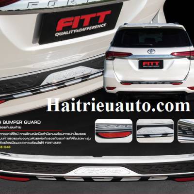 Ốp chống trầy cốp Fortuner 2017 h&agrave;ng th&aacute;i