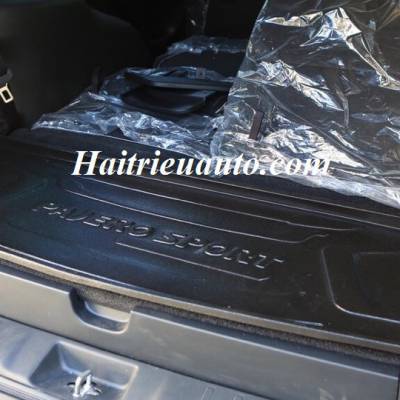 L&oacute;t cốp Mitshubishi Pajero Sport