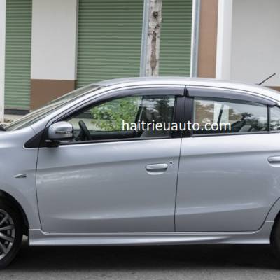 v&egrave; che mưa đen cho xe Mitsubishi Attrage