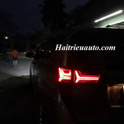 Đ&egrave;n hậu độ Innova 2017