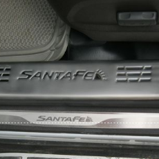 Nẹp bước ch&acirc;n trong santafe