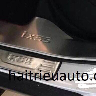 nẹp bước ch&acirc;n trong xe hyundai tucson 2010