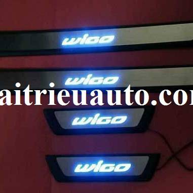 nẹp bước ch&acirc;n c&oacute; đ&egrave;n Toyota Wigo 