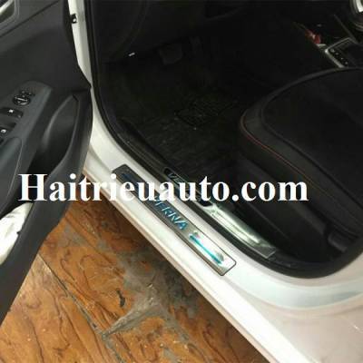 nẹp bước ch&acirc;n ngo&agrave;i Hyundai Verna