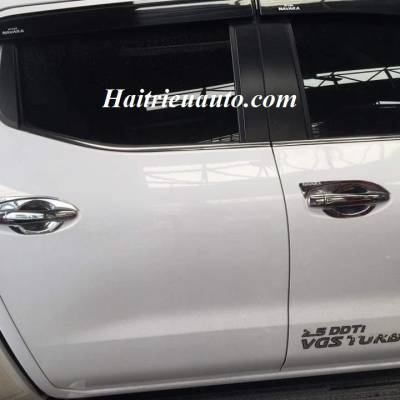 Ch&eacute;n cửa Nissan Navara