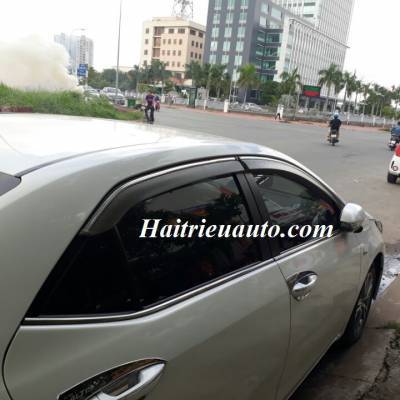 V&egrave; che mưa viền xi Toyota Altis