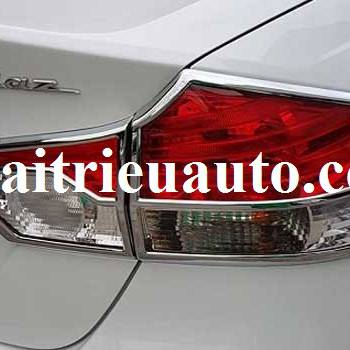 Viền đ&egrave;n hậu xe Suzuki Ciaz