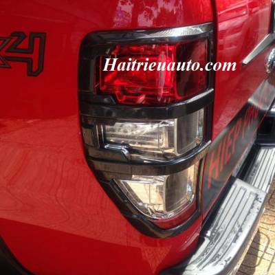 Viền đ&egrave;n sau Ford Ranger