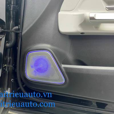 ốp m&agrave;n loa c&oacute; đ&egrave;n led theo xe mercedes GLB