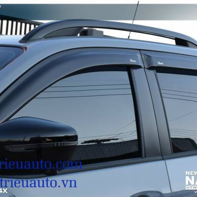 v&egrave; che mưa xe Nissan Navara 2021