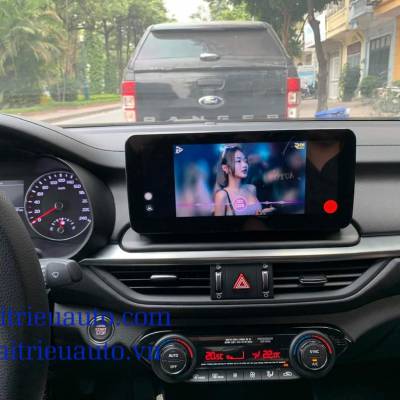 M&agrave;n h&igrave;nh android Kia Cerato 2021