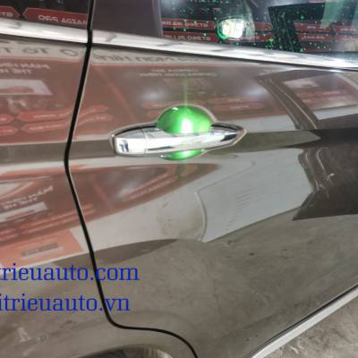 Tay cửa c&oacute; đ&egrave;n led xe Pajero sport