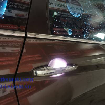 Tay cửa c&oacute; đ&egrave;n led xe outlander