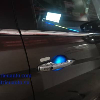 Tay cửa c&oacute; đ&egrave;n led xe Mirage