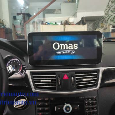 M&agrave;n h&igrave;nh android Omas 360 xe Mercedes C 2013