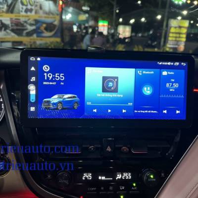 M&agrave;n h&igrave;nh android xe Camry 2023