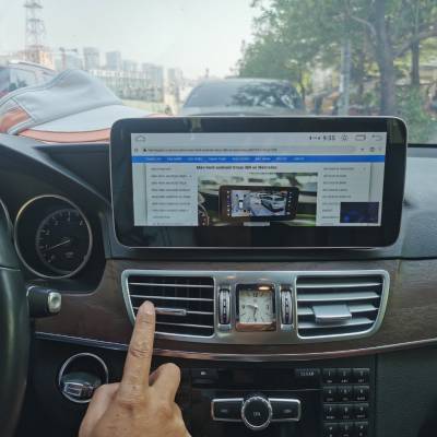 M&agrave;n h&igrave;nh android Omas 360 xe Mercedes E 2011-2015