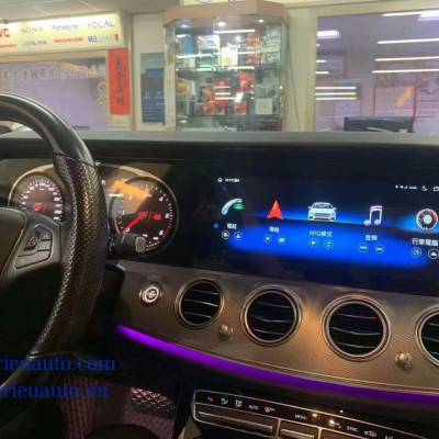 M&agrave;n h&igrave;nh android xe Mercedes E 2017