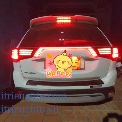 Đ&egrave;n led cốp xe OUTLANDER