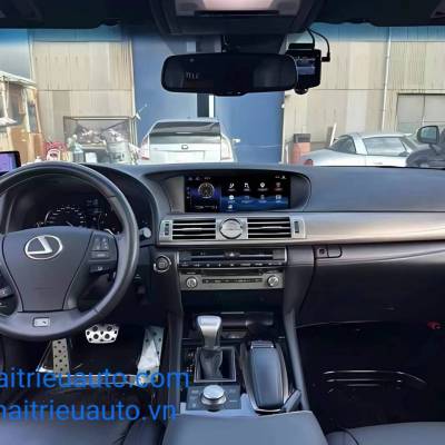 M&agrave;n h&igrave;nh android Omas xe Lexus LS
