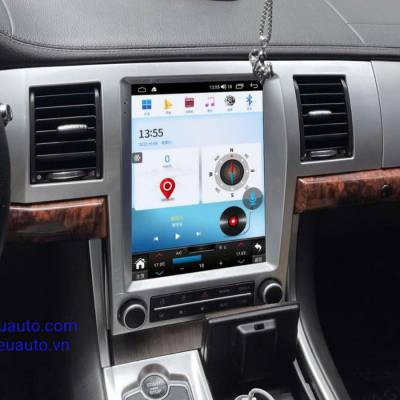 M&agrave;n h&igrave;nh tesla xe Jaguar XF 