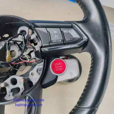 N&uacute;t khởi động tr&ecirc;n v&ocirc; lăng xe Mazda